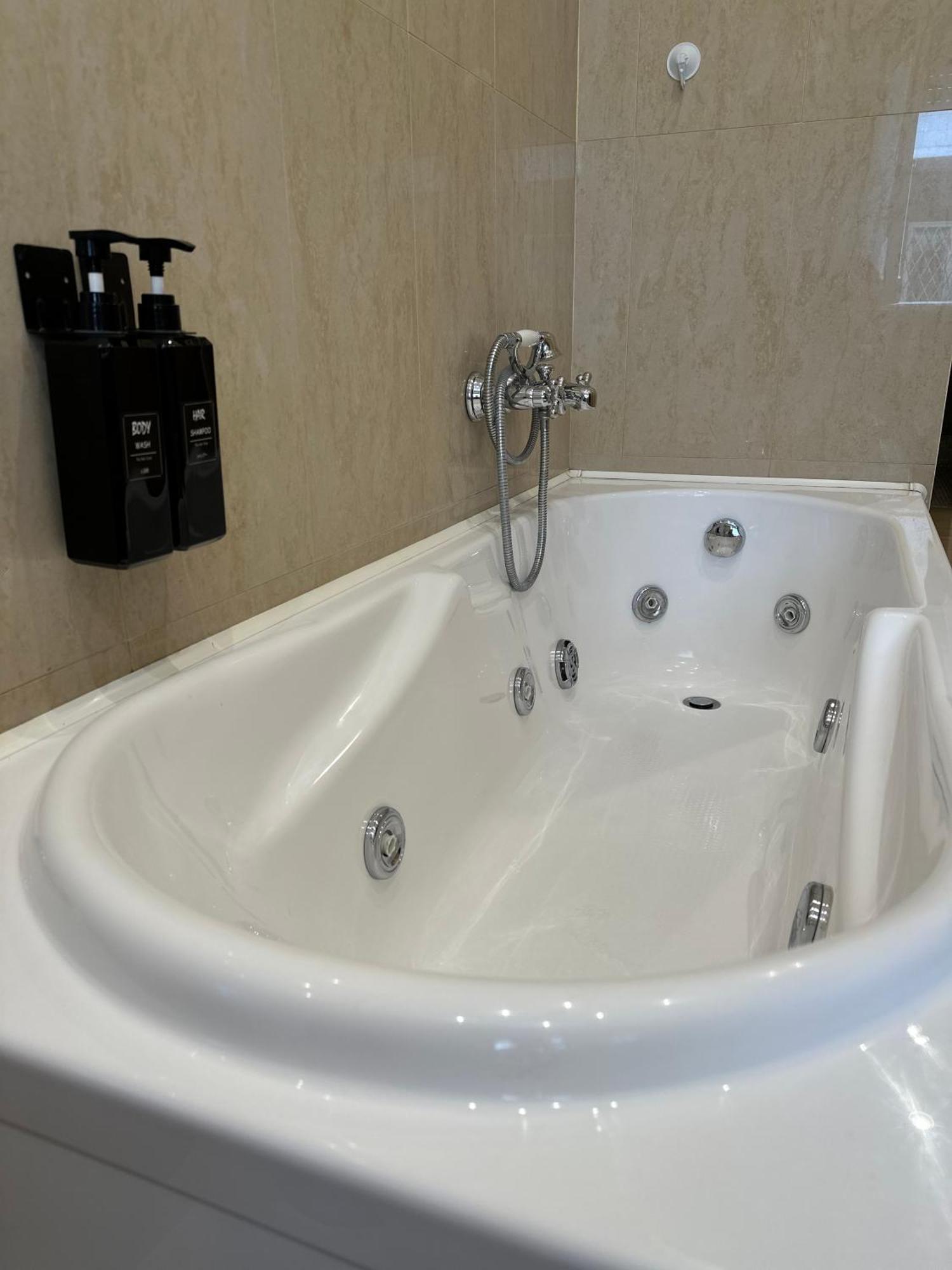 Luxurious Flat Close To The Vatican/Metro ローマ エクステリア 写真